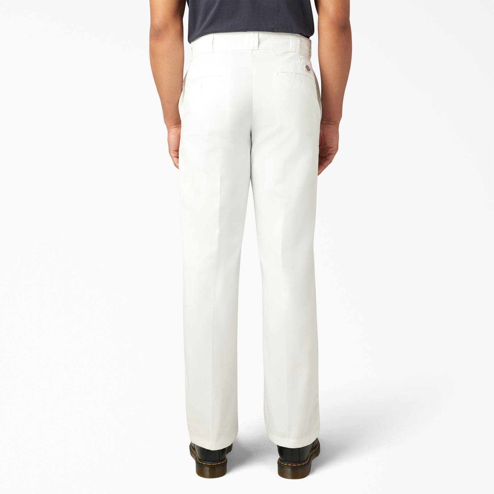 DK0008740WH-BK