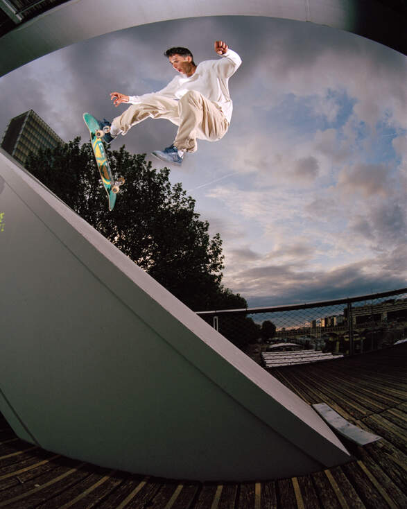 Tom Knox skating