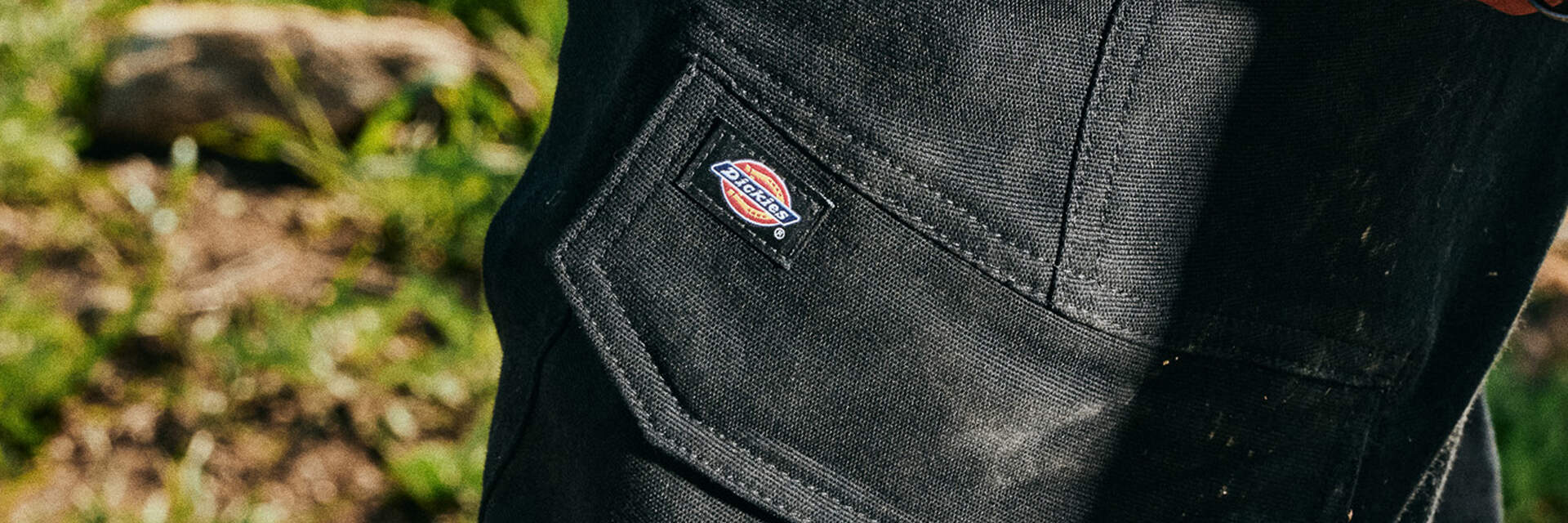 Close up of flap pocket on Tradebuilt collection pants