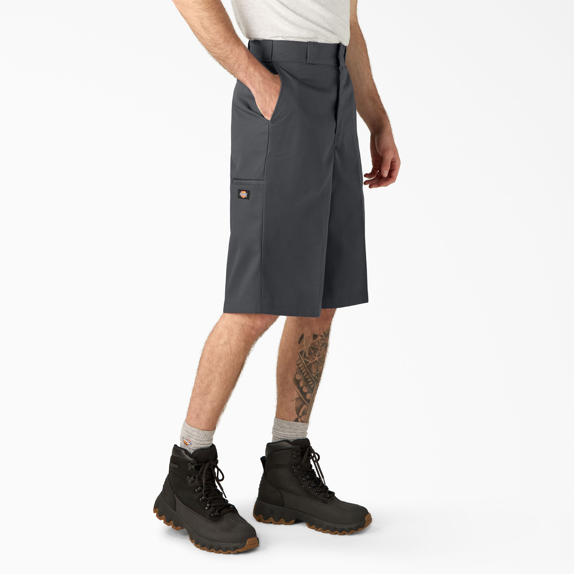 Men s 15 Loose Fit Multi Use Pocket Work Shorts Dickies US