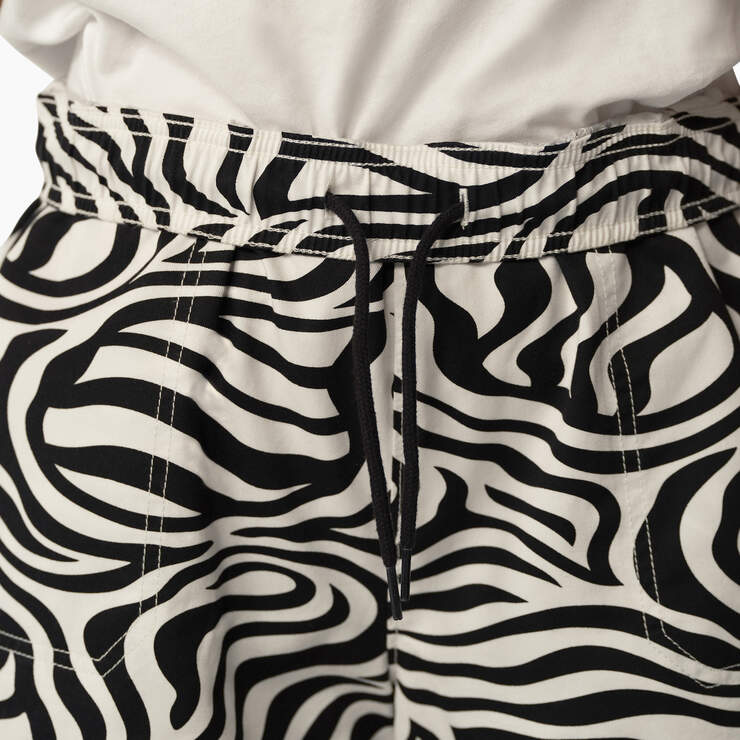 Women's Zebra Regular Fit Print Shorts, 5" - Black/White (BKWH) image number 7