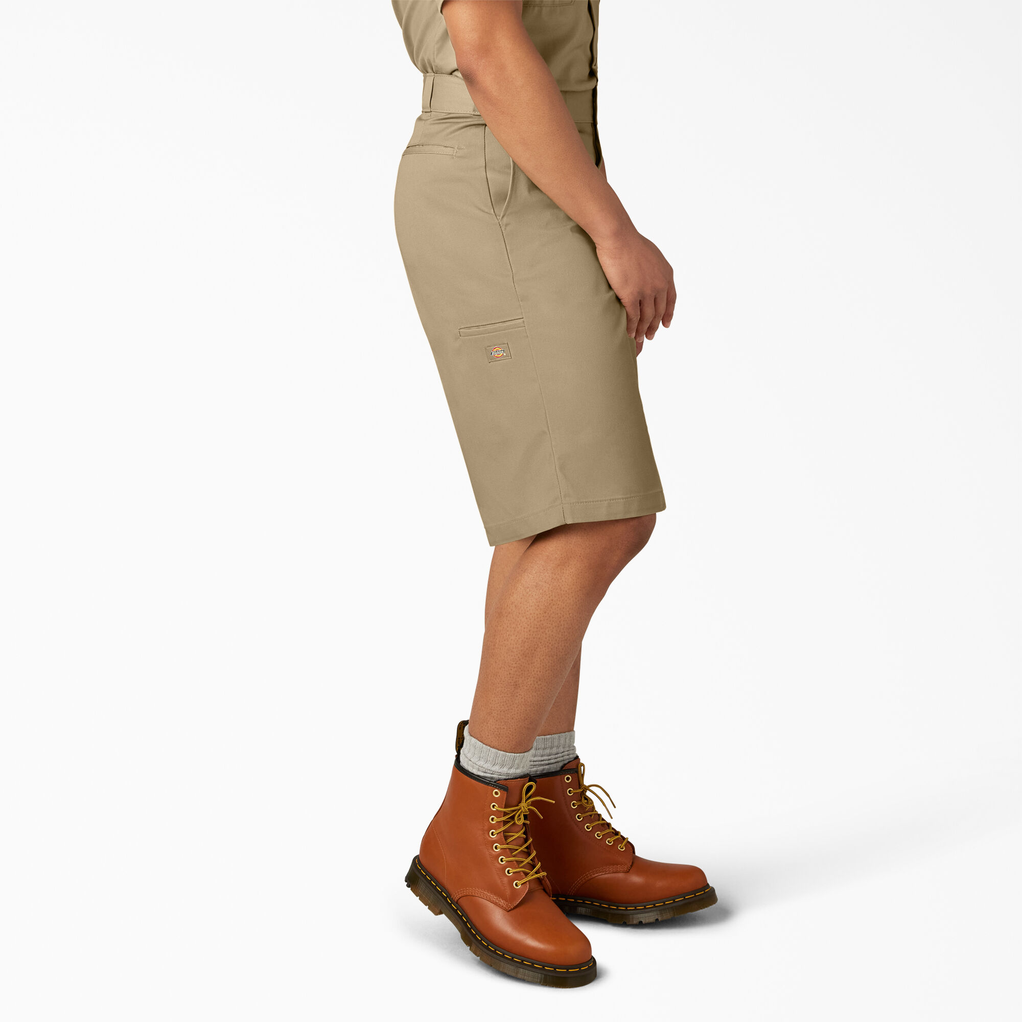mens loose fit khaki shorts