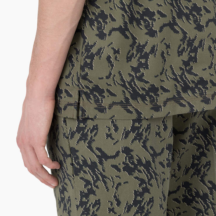 Drewsey Camo Short Sleeve Work Shirt - Military Green Glitch Camo (MPE) image number 5