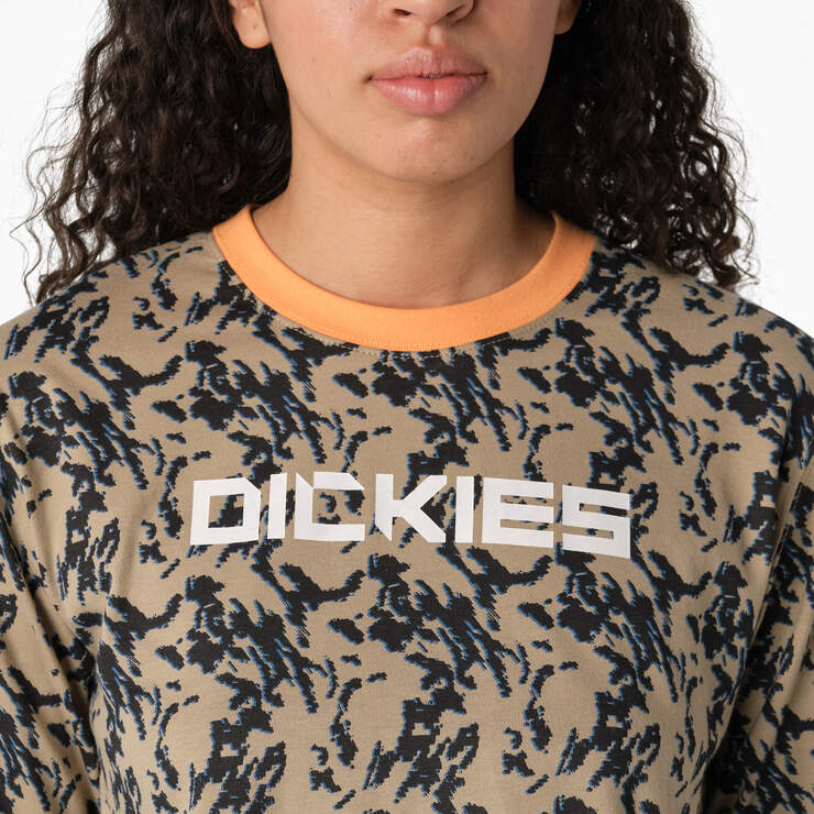 Women's Camo Long Sleeve Cropped T-Shirt - Desert Sand Glitch Camo (DHD) image number 5