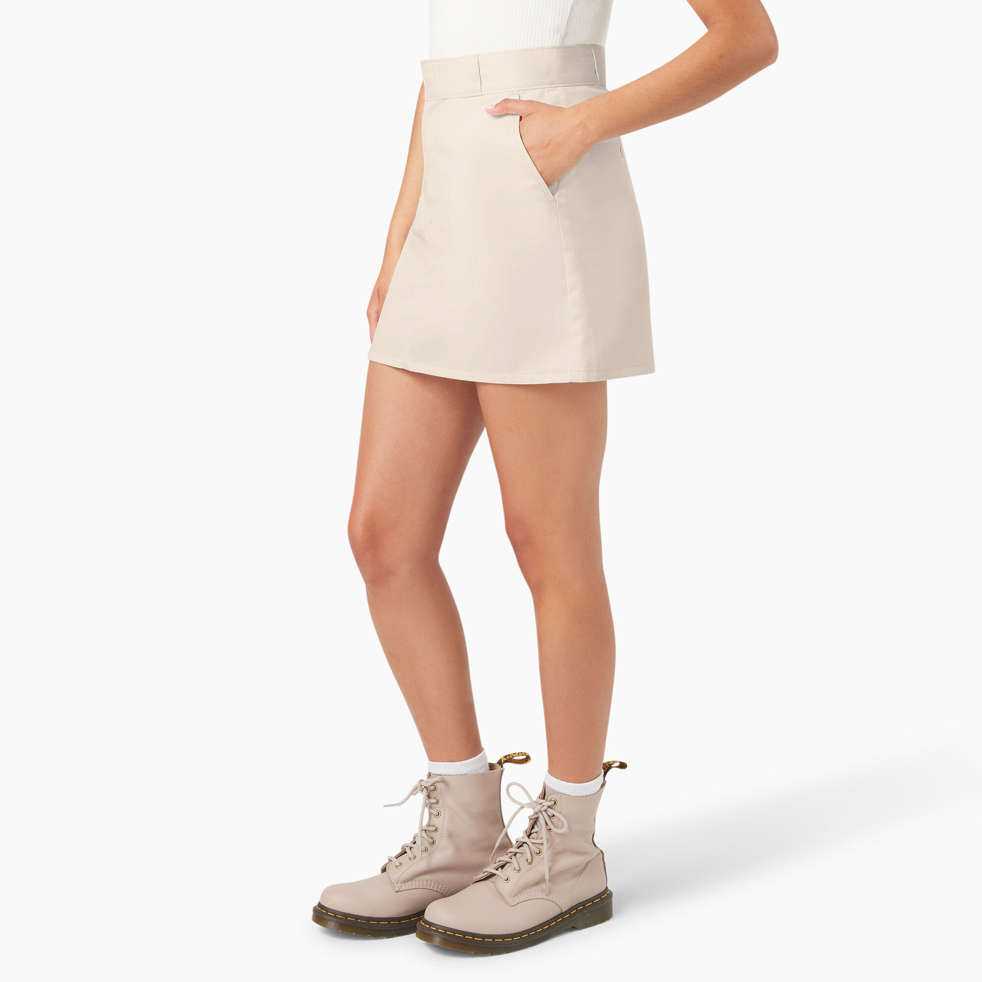 [LOW CLASSIC] /☆ 24SS POCKET MINI SKIRT / BEIGE LOW CLASSIC] /☆ 24SS POCKET MINI SKIRT / BEIGE ボトムス